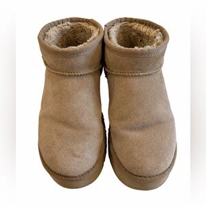 UGG Classic Mini II Boots | Chestnut | Women’s 9 | Genuine Sheepskin |